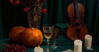 Halloween a Milano a lume di candela.
